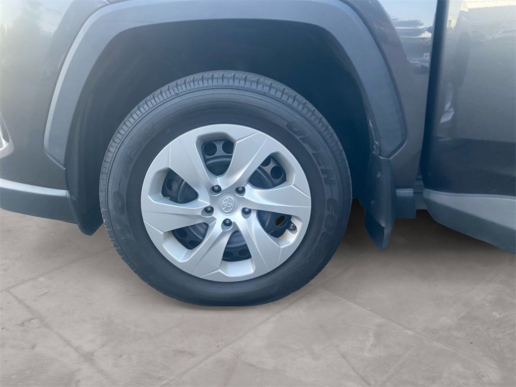 Used 2019 Toyota RAV4 LE image 14