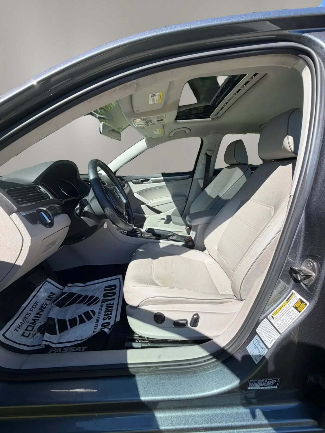 Used 2016 Volkswagen Passat 1.8T SE FWD image 9