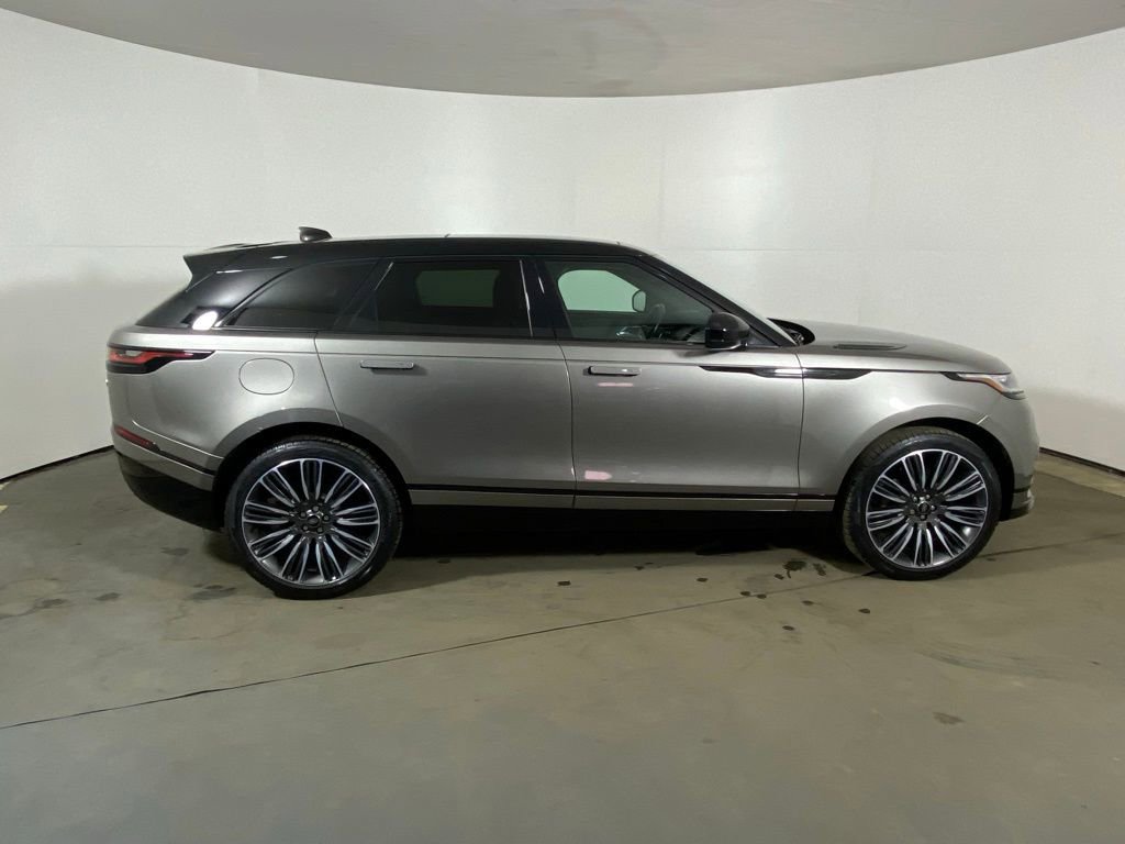 Used 2022 Land Rover Range Rover Velar R-Dynamic S image 7