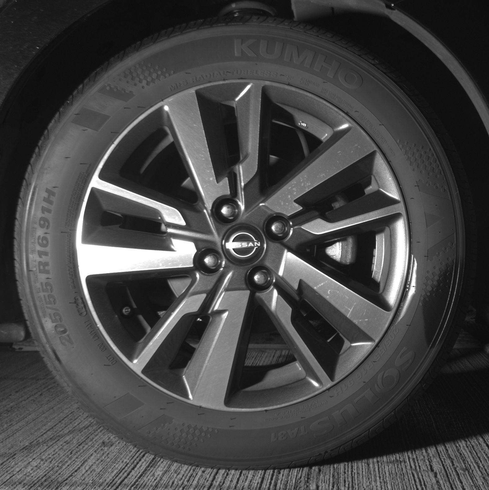 Used 2025 Nissan Versa SV image 13