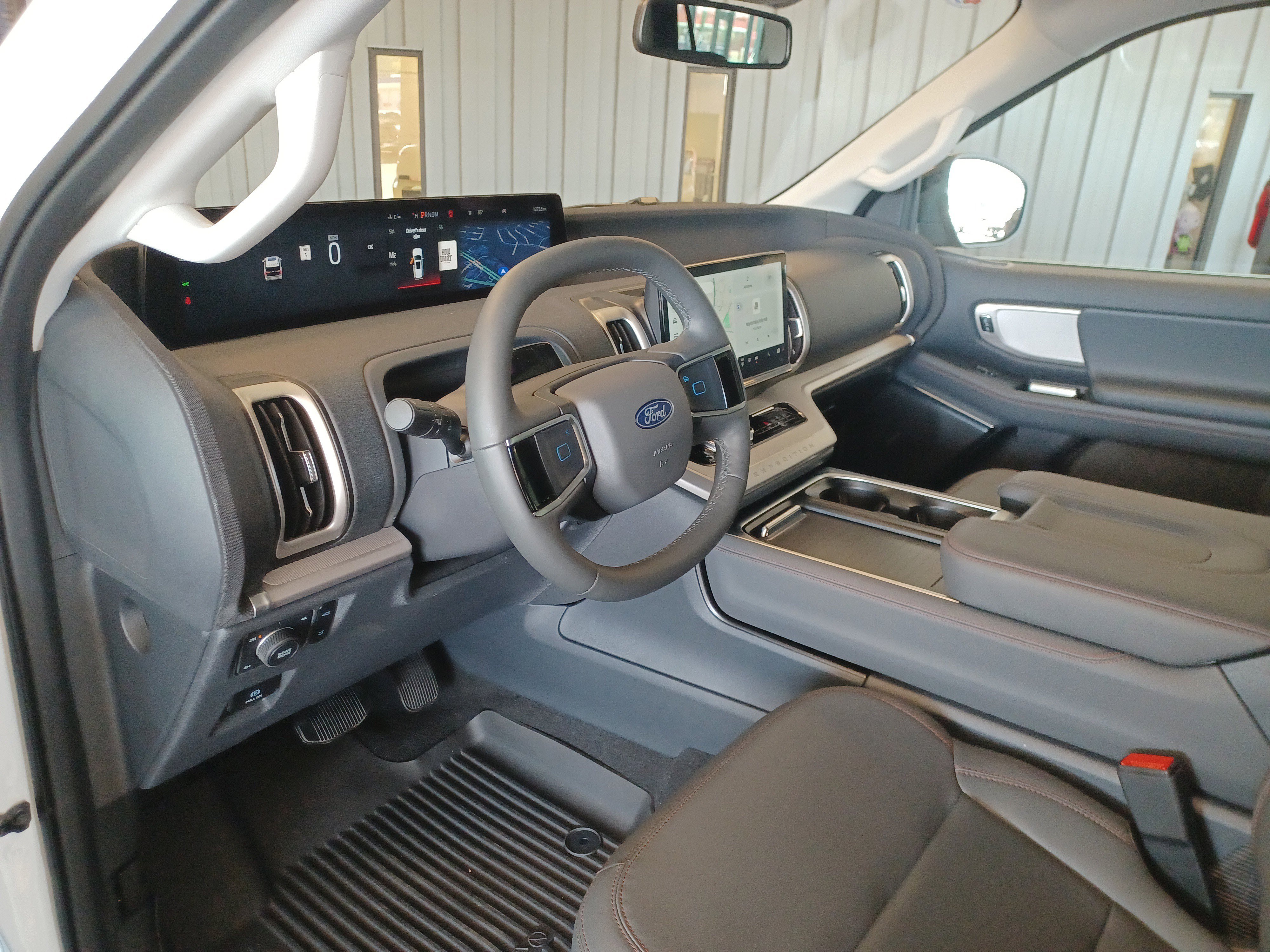 New 2025 Ford Expedition Active image 11