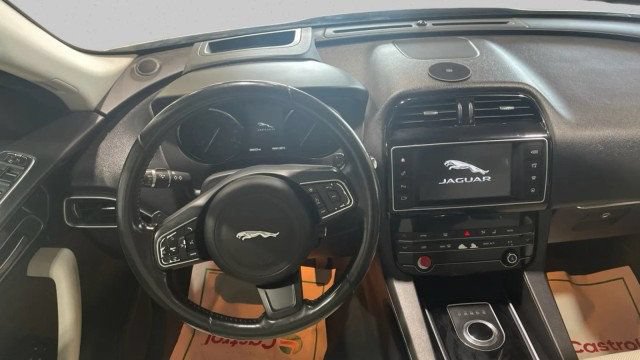 Used 2017 Jaguar F-PACE Prestige AWD/4WD image 16