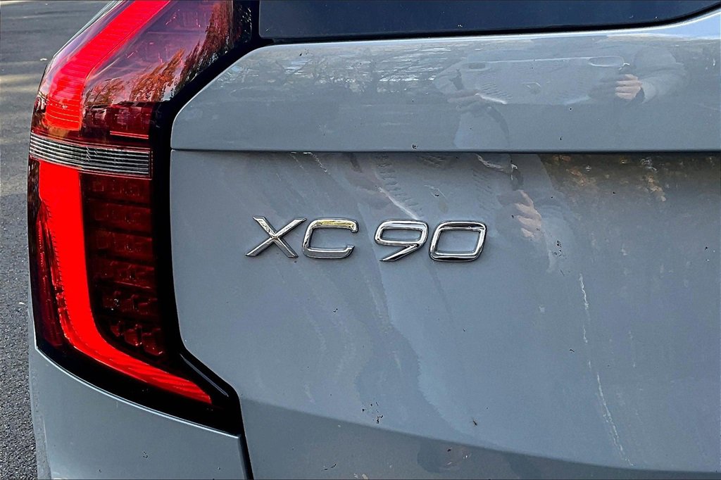 New 2026 Volvo XC90 B6 Plus w/ Protection Package image 8