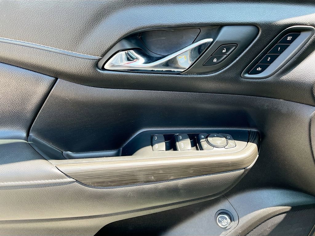 Used 2022 GMC Acadia SLT w/ Preferred Package image 18