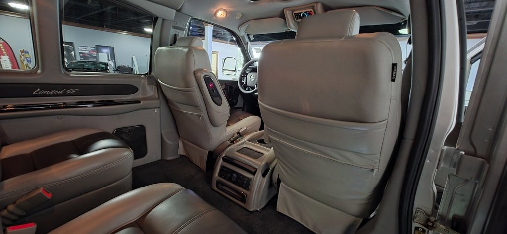 Used 2019 GMC Savana 2500 Extended w/ Enhanced Convenience Package image 24