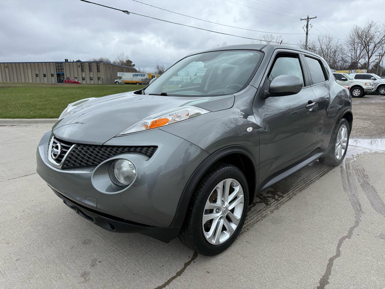 Used 2012 Nissan Juke SV image 1