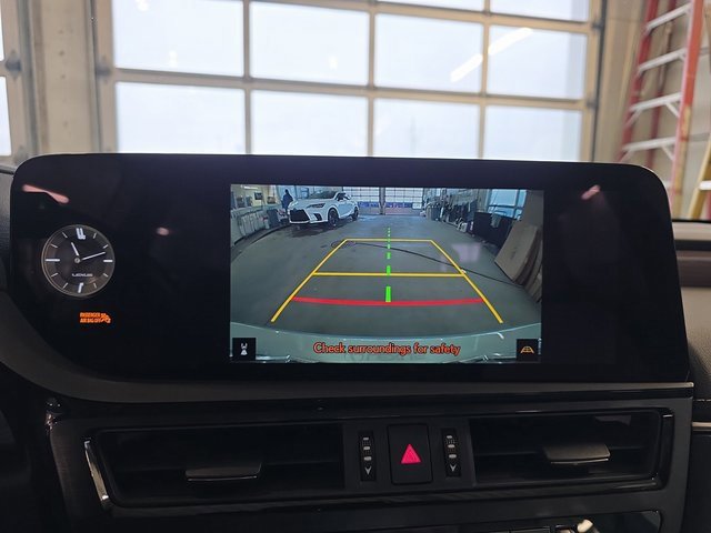 Certified 2025 Lexus ES 300h w/ Premium Package image 22