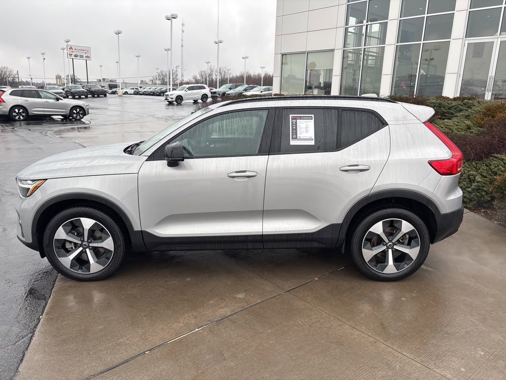 Certified 2023 Volvo XC40 B5 Plus w/ Driver Assist Package image 11