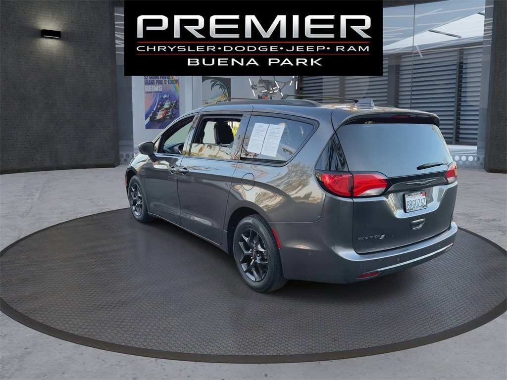 Used 2020 Chrysler Pacifica Touring-L Plus w/ Advanced Safetytec Group image 6