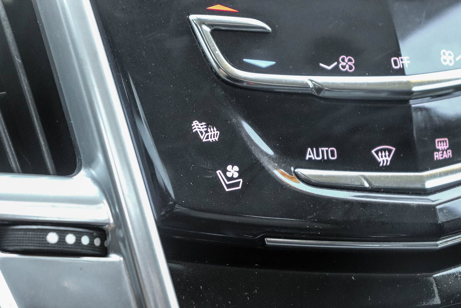 Used 2013 Cadillac SRX Premium FWD image 31
