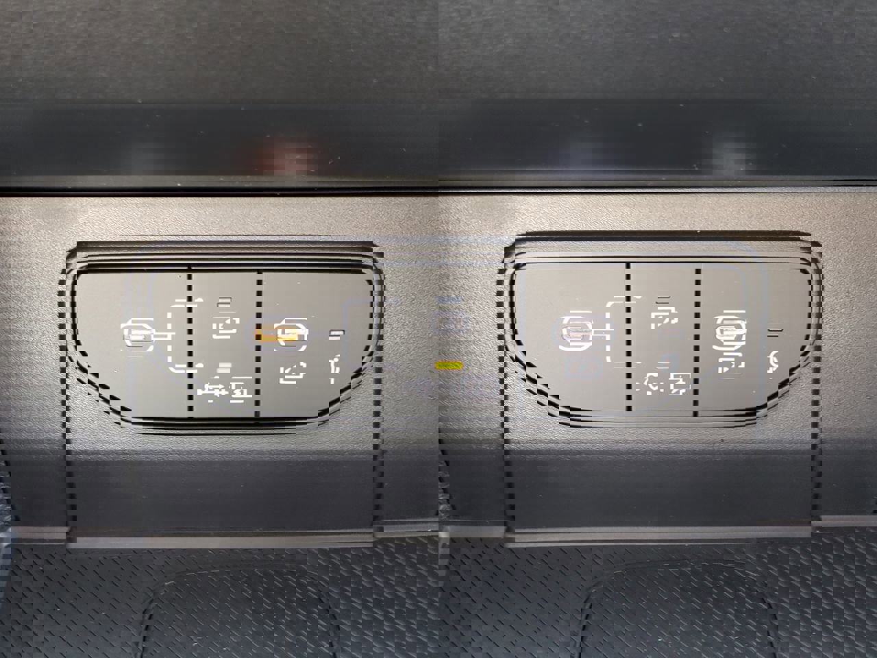 New 2026 Kia Sportage X-Line w/ X-Line Technology Package image 17