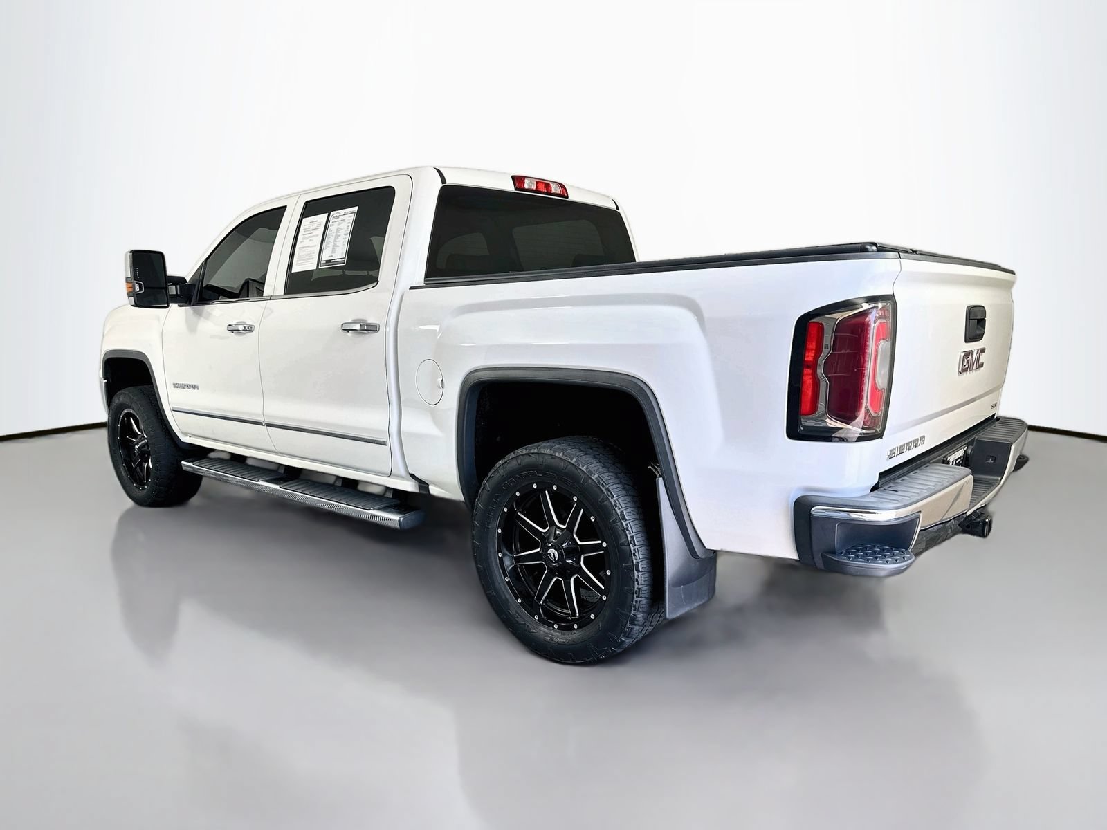 Used 2018 GMC Sierra 1500 SLT w/ SLT Premium Package AWD/4WD image 5