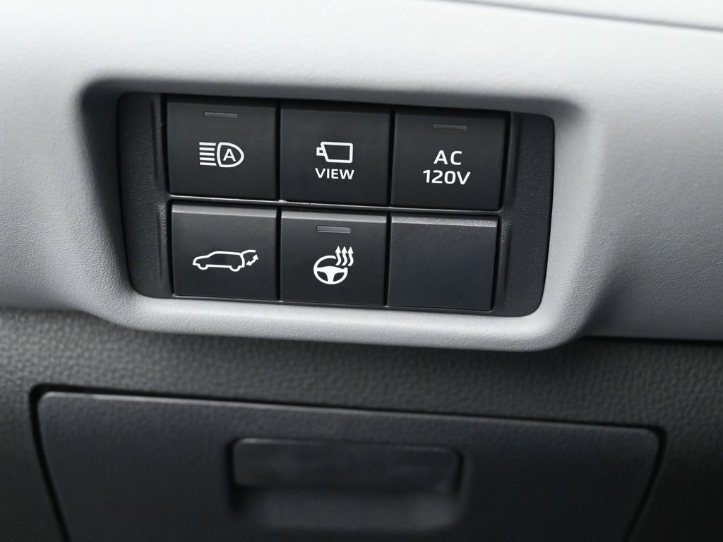 Used 2025 Toyota Highlander Limited image 18