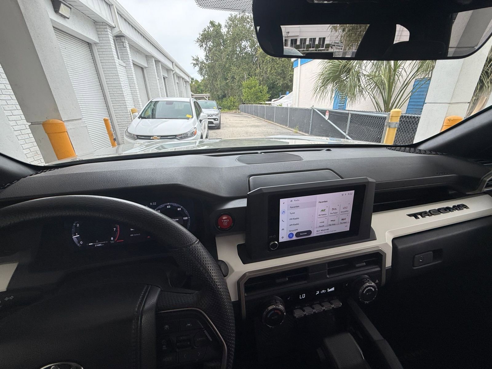 Used 2024 Toyota Tacoma TRD Off-Road image 32