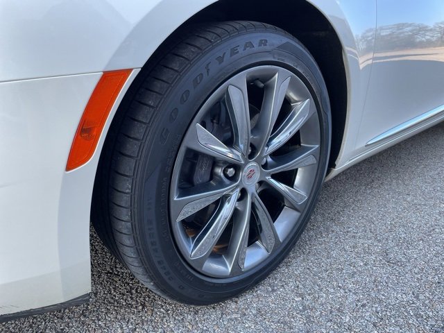 Used 2014 Cadillac XTS Base image 10