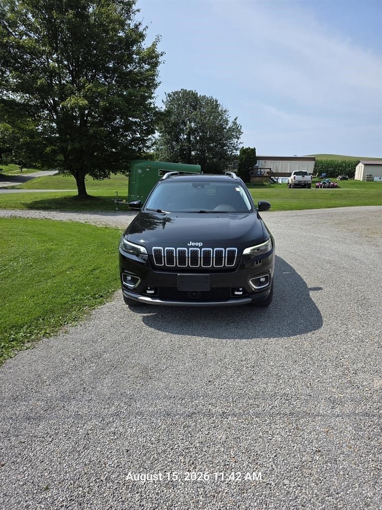 Used 2019 Jeep Cherokee Overland w/ Technology Group AWD/4WD image 3