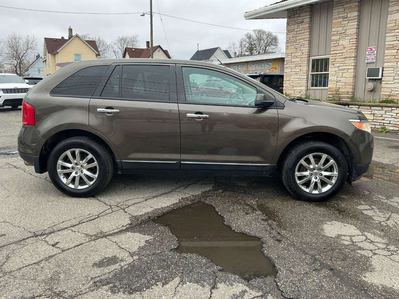 Used 2011 Ford Edge SEL w/ 201A Rapid Spec Order Code FWD image 2