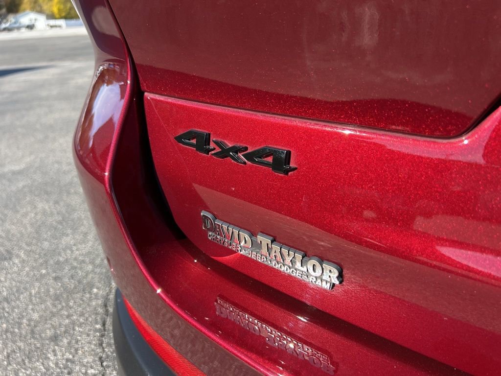 Used 2025 Jeep Grand Cherokee L Limited w/ Black Appearance Package image 38