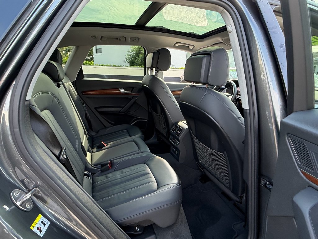 Used 2022 Audi Q5 2.0T Premium Plus w/ Premium Plus Package AWD/4WD image 15