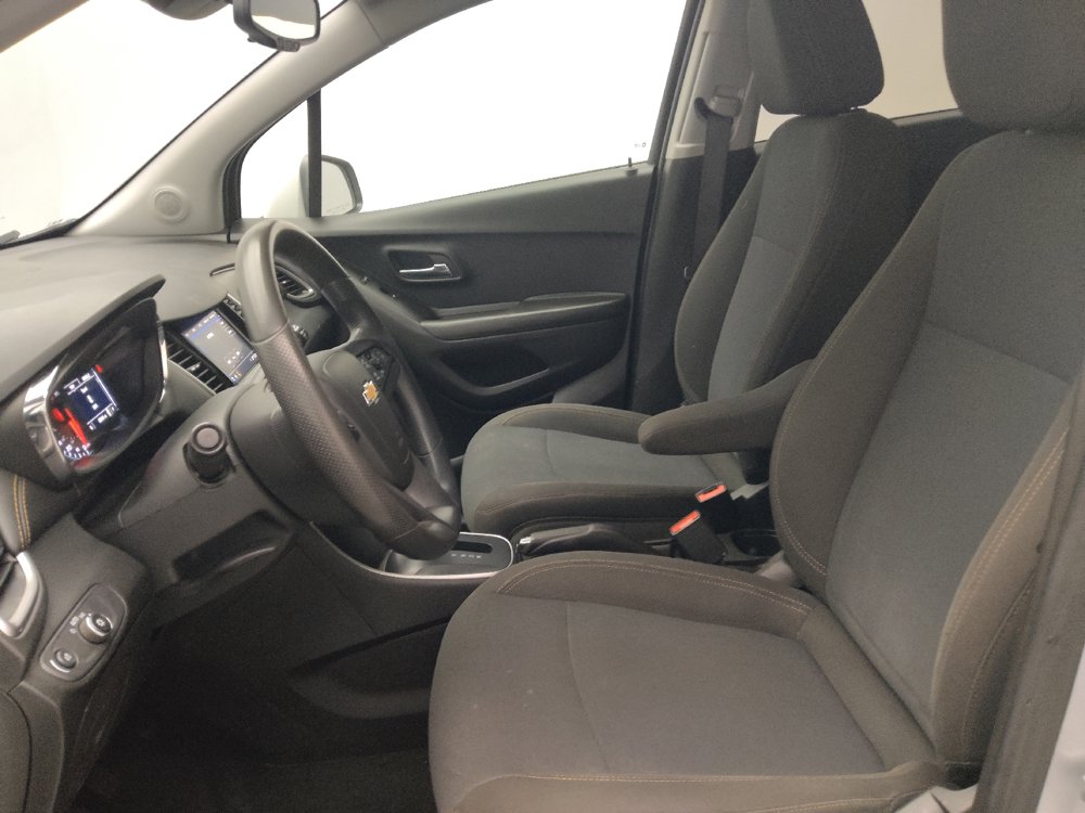 Used 2022 Chevrolet Trax LS w/ Tint and Cruise Package FWD image 17