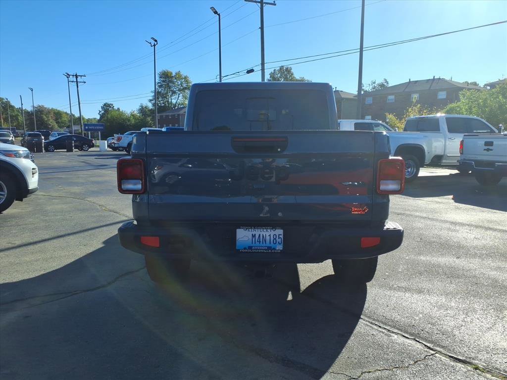Used 2024 Jeep Gladiator Sport image 4