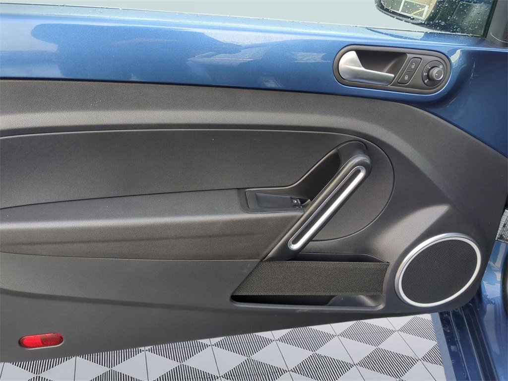 Used 2019 Volkswagen Beetle 2.0T SE image 10