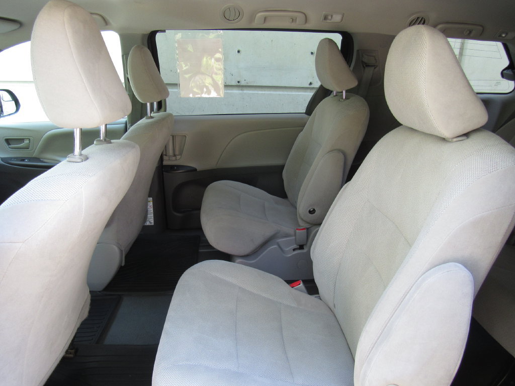 Certified 2020 Toyota Sienna L FWD image 13