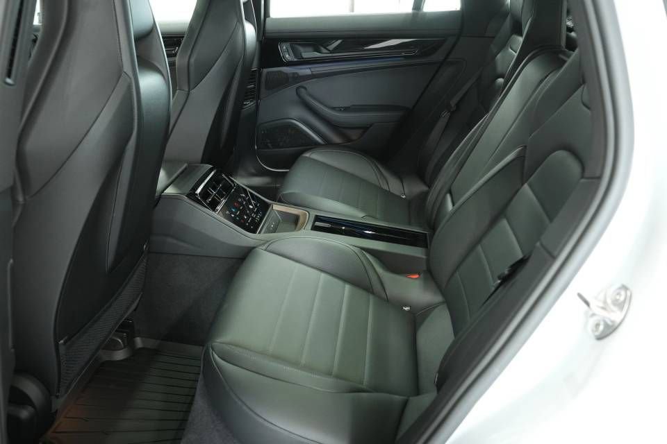 New 2025 Porsche Panamera 4 image 26