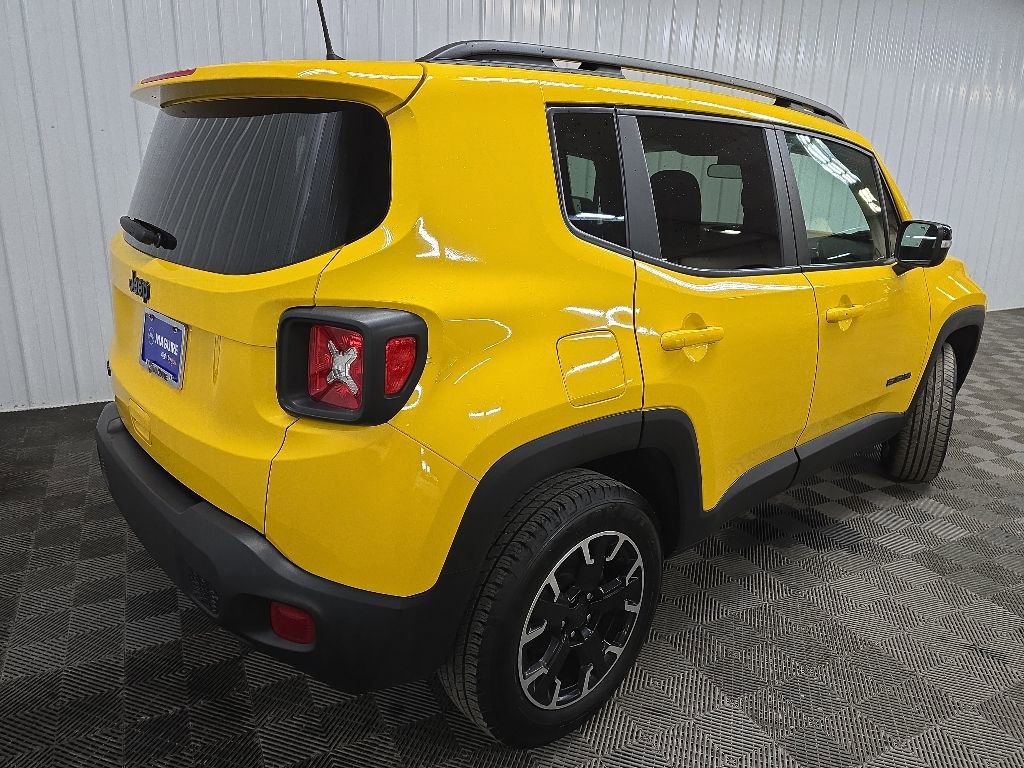 Used 2023 Jeep Renegade Latitude AWD/4WD image 10