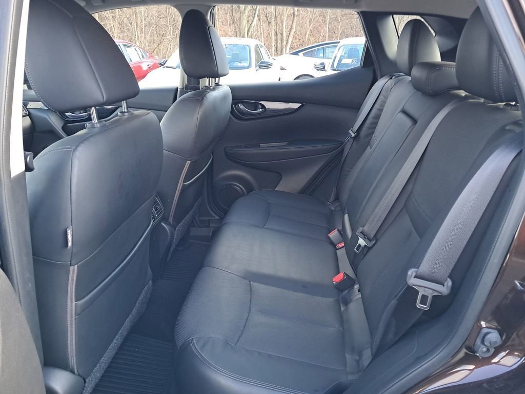 Used 2017 Nissan Rogue Sport SL w/ SL Premium Package image 26