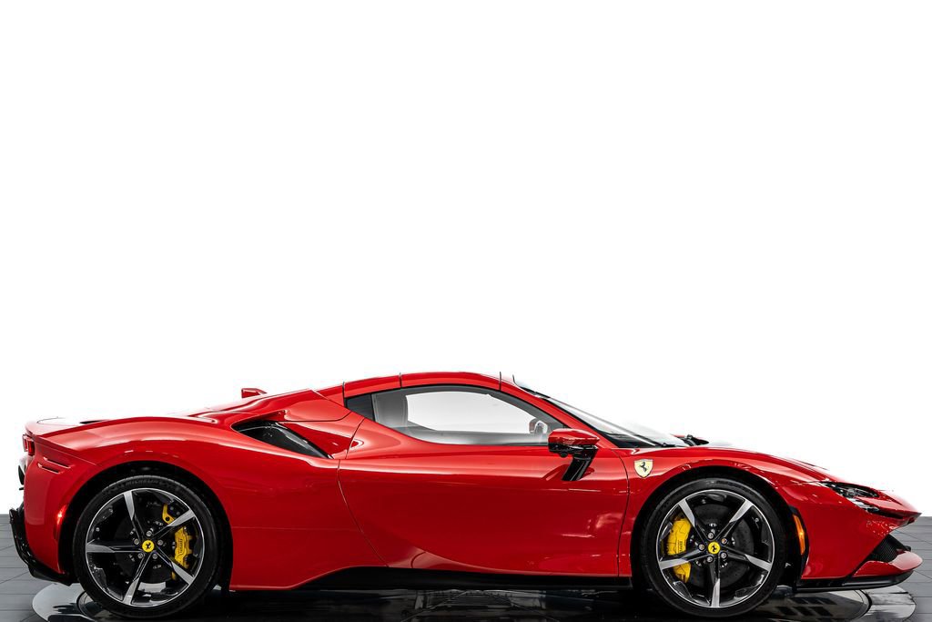 Used 2023 Ferrari SF90 Spider Base image 8