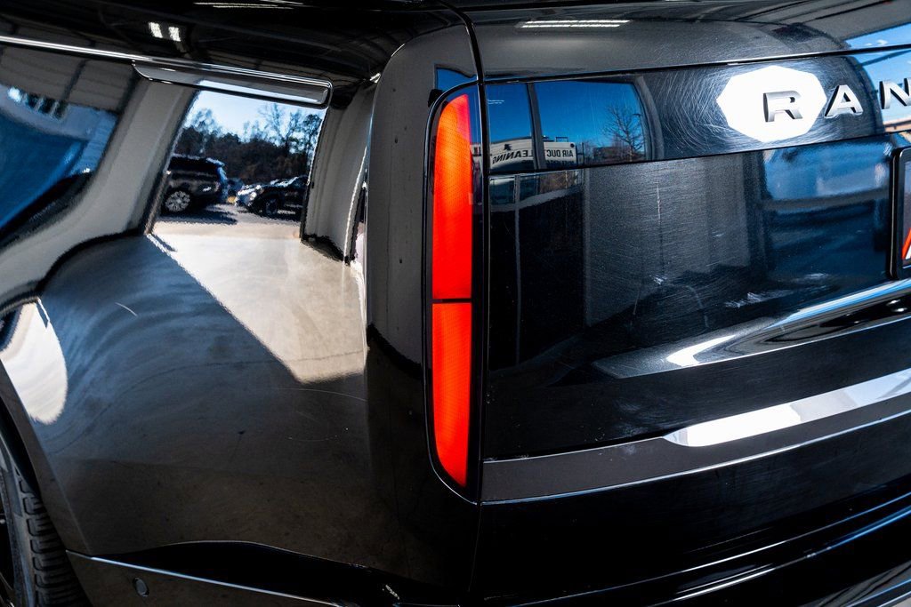 Used 2024 Land Rover Range Rover Autobiography image 25