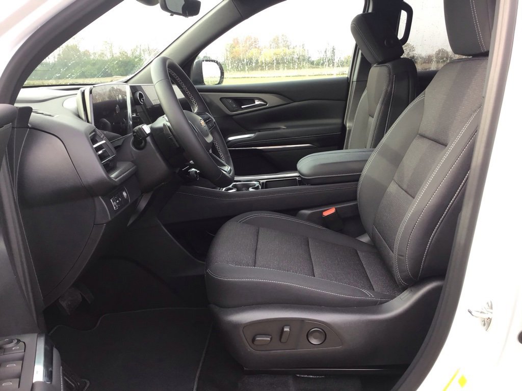 New 2026 Chevrolet Traverse LT w/ Driver Confidence Package image 32