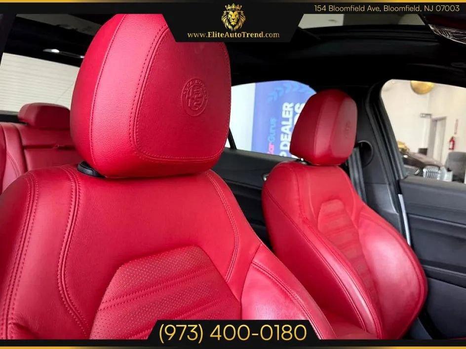 Used 2022 Alfa Romeo Giulia Veloce image 24