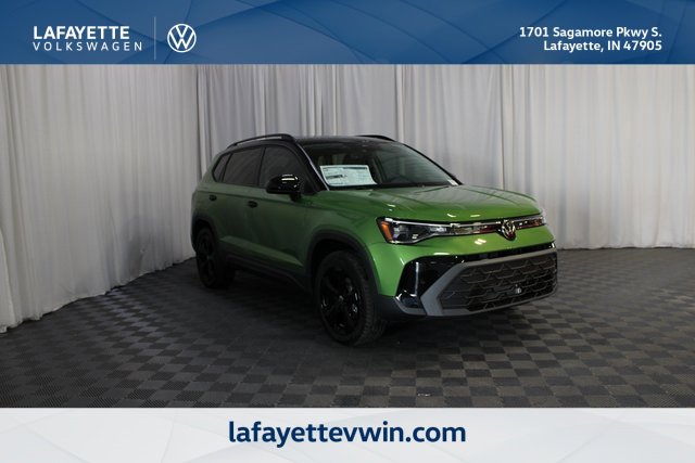 New 2025 Volkswagen Taos SE image 1