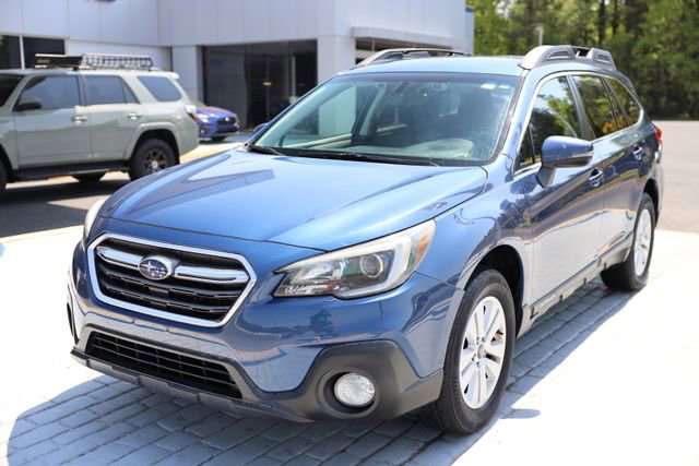 Used 2019 Subaru Outback 2.5i Premium AWD/4WD image 1
