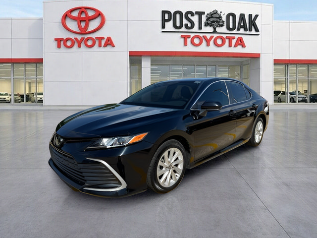 Used 2024 Toyota Camry LE FWD image 4