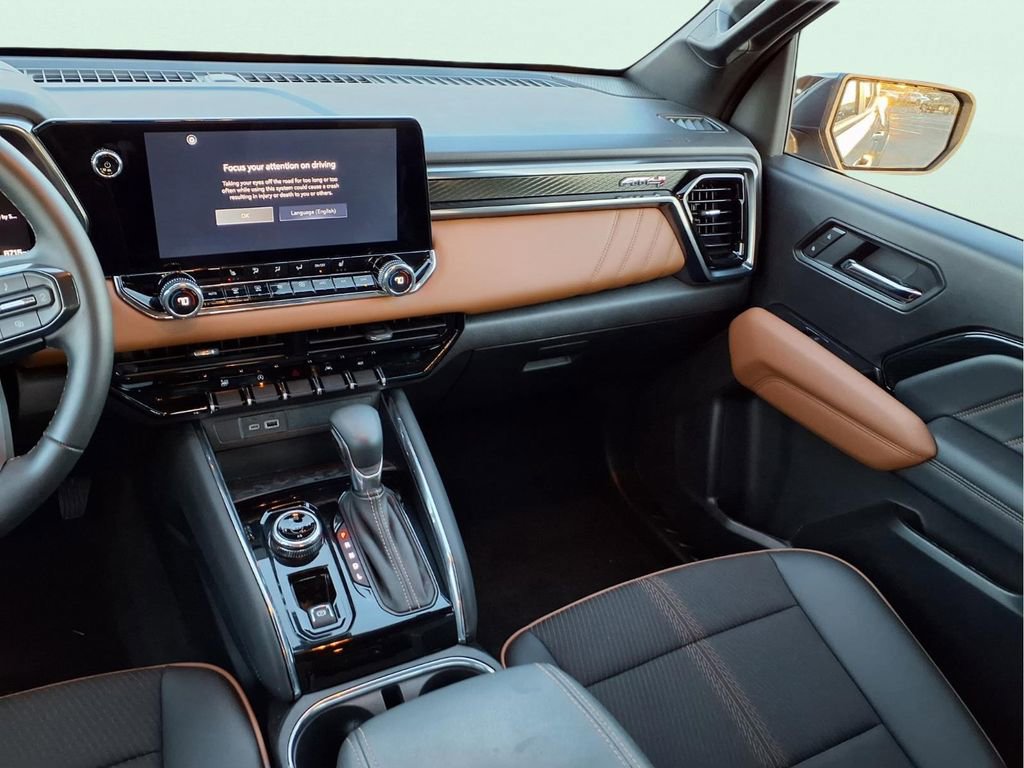 Used 2025 GMC Canyon AT4 image 16