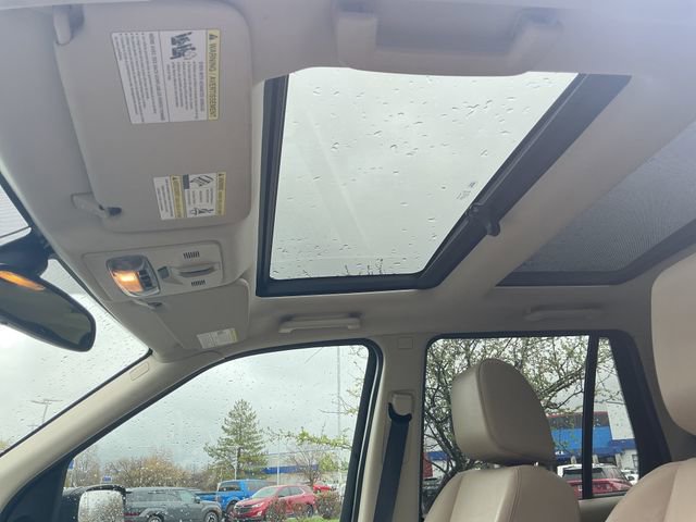 Used 2010 Land Rover LR2 HSE image 16