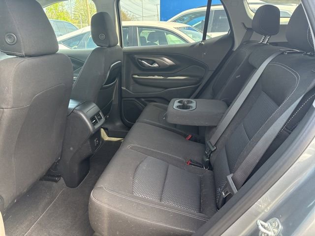 Used 2023 GMC Terrain SLE w/ Driver Convenience Package image 10