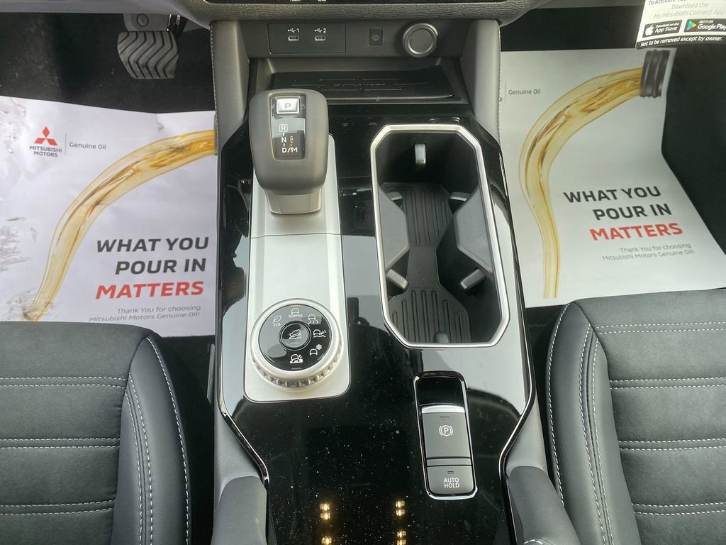 New 2026 Mitsubishi Outlander SE image 22