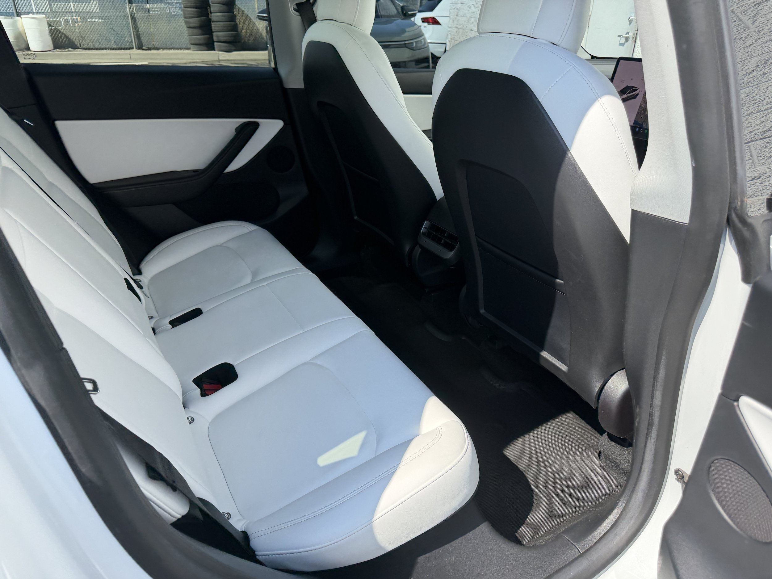 Used 2021 Tesla Model Y Long Range AWD/4WD image 27