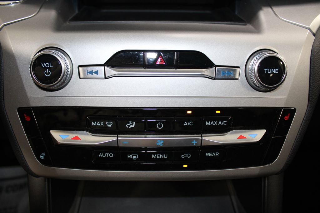 Used 2022 Ford Explorer XLT w/ Equipment Group 202A image 54