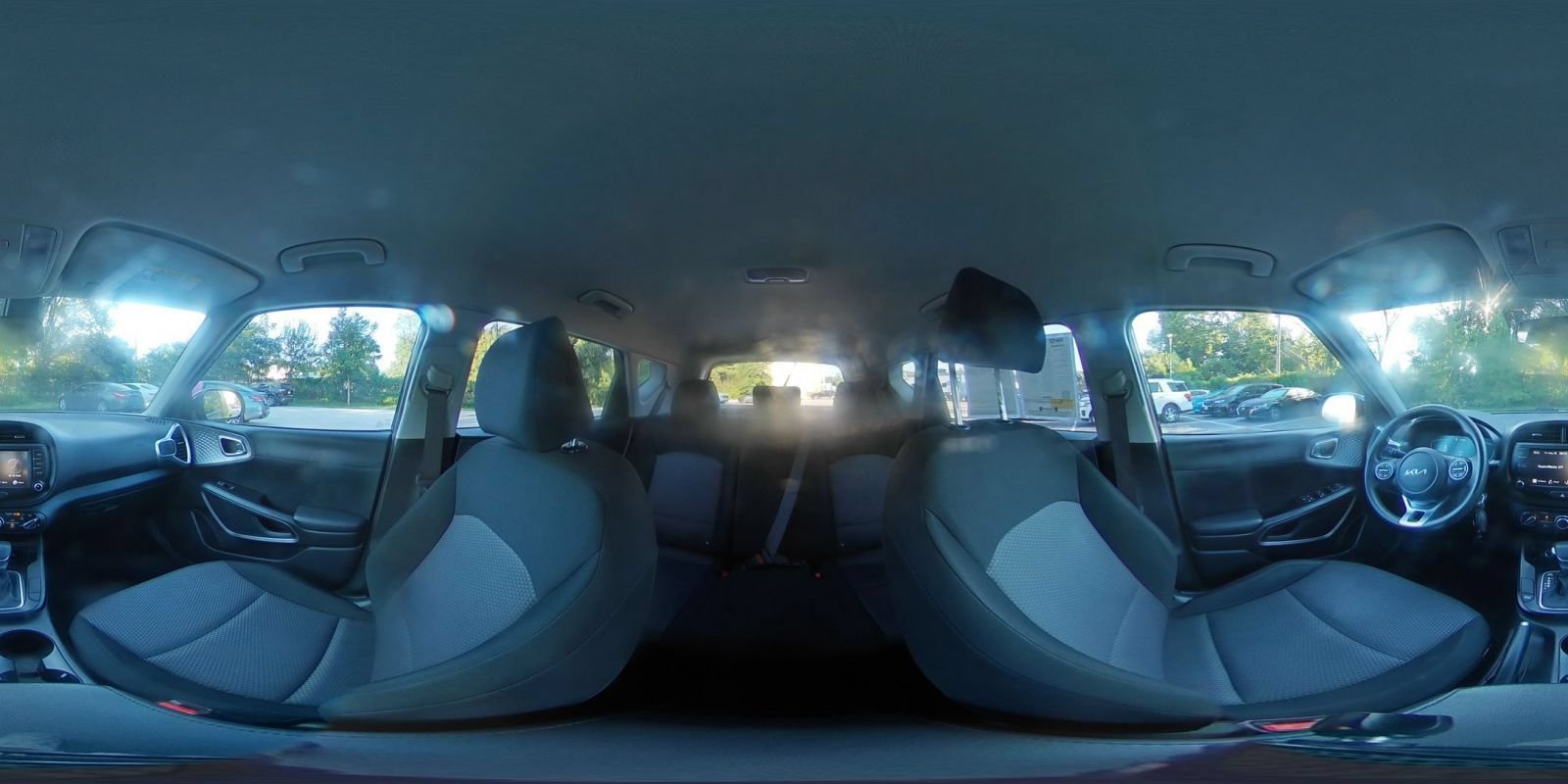 Used 2025 Kia Soul LX w/ LX Technology Package FWD image 39
