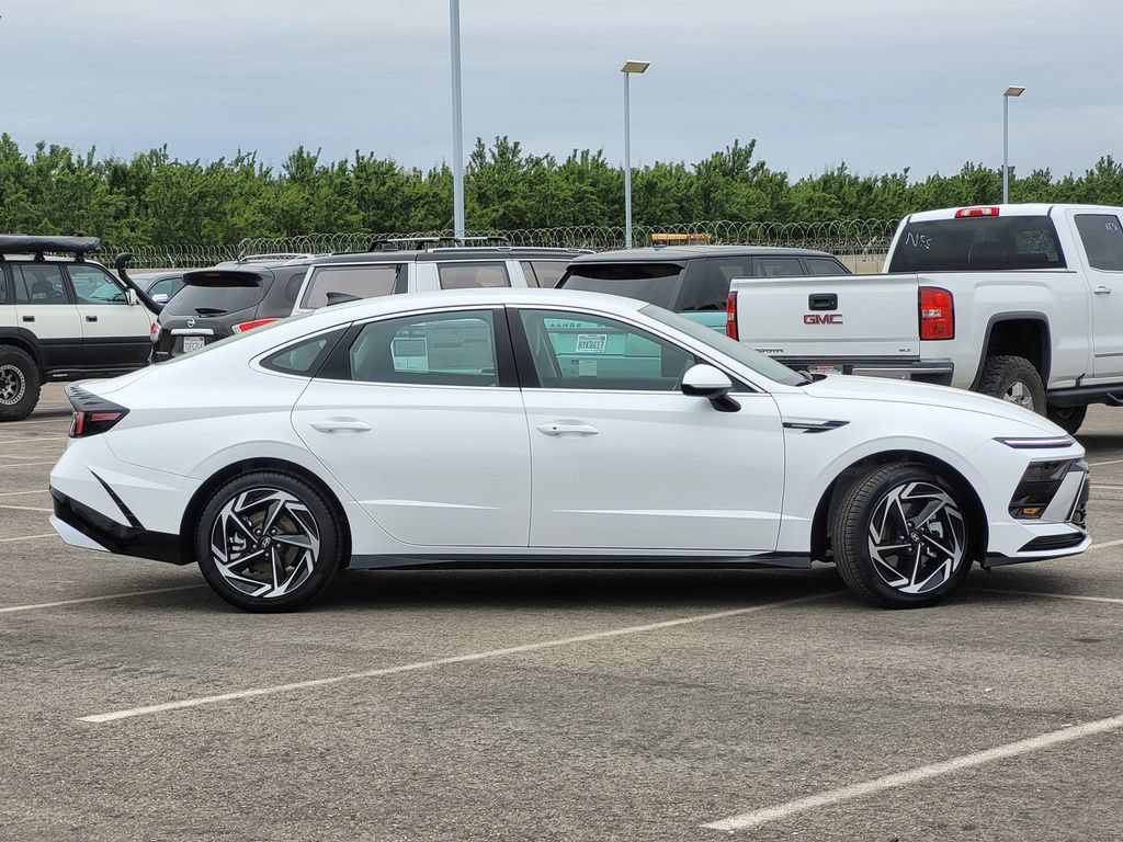 New 2026 Hyundai Sonata SEL FWD image 3