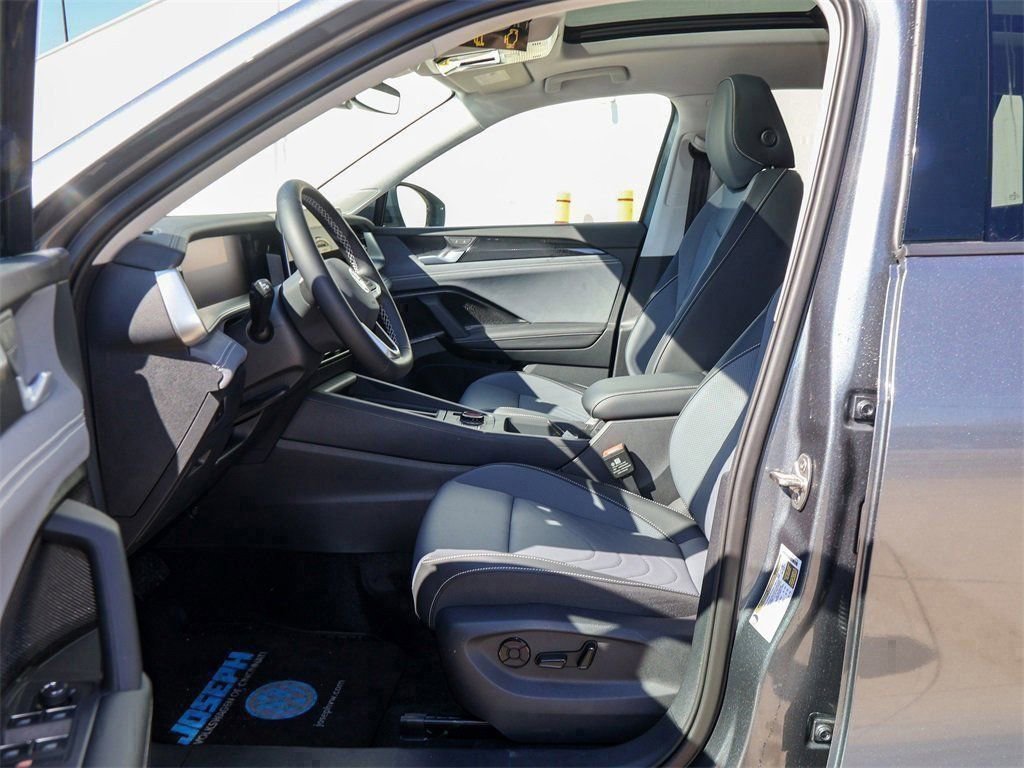 New 2026 Volkswagen Tiguan SE image 12