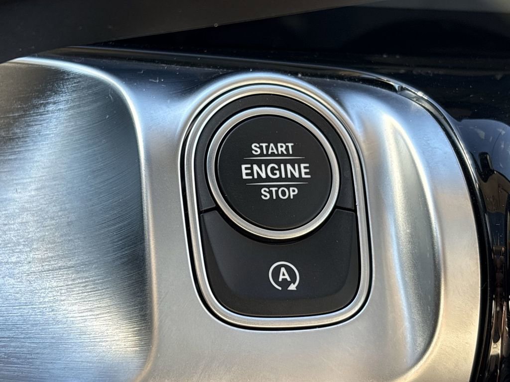 Used 2021 Mercedes-Benz GLB 250 w/ Premium Package image 17