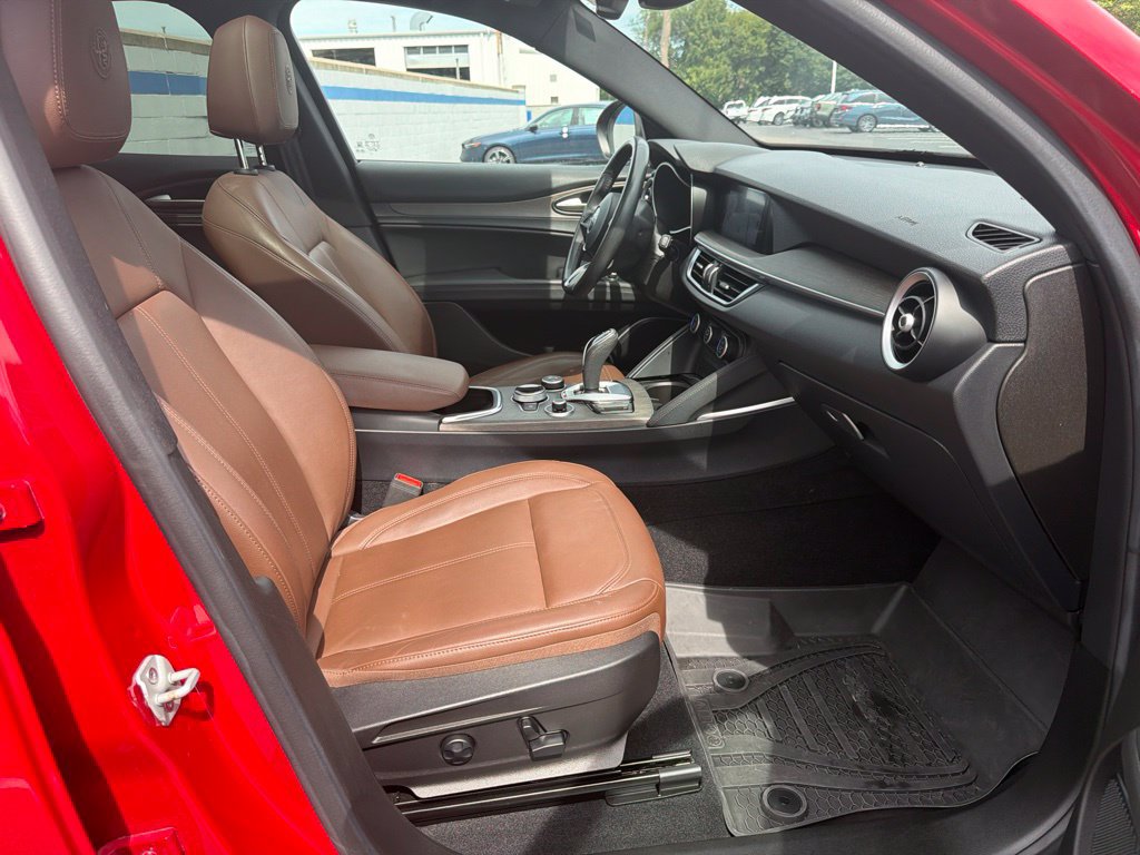 Used 2022 Alfa Romeo Stelvio Ti AWD/4WD image 25