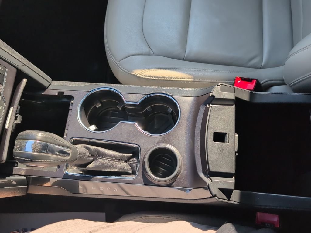 Certified 2018 Ford Explorer XLT w/ Equipment Group 202A image 21