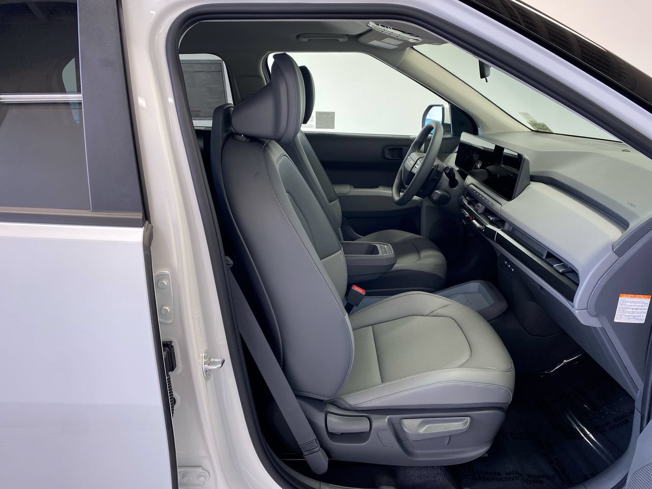 New 2027 Kia EV3 Wind FWD image 29